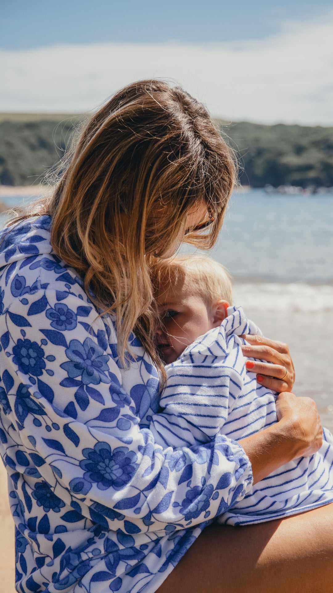 Jamie Robe Jamie Floral Towelling Hooded Robe | Marine – Bridie & Bert