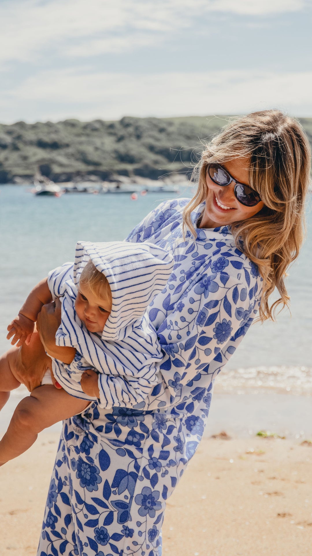 Jamie Robe Jamie Floral Towelling Hooded Robe | Marine – Bridie & Bert